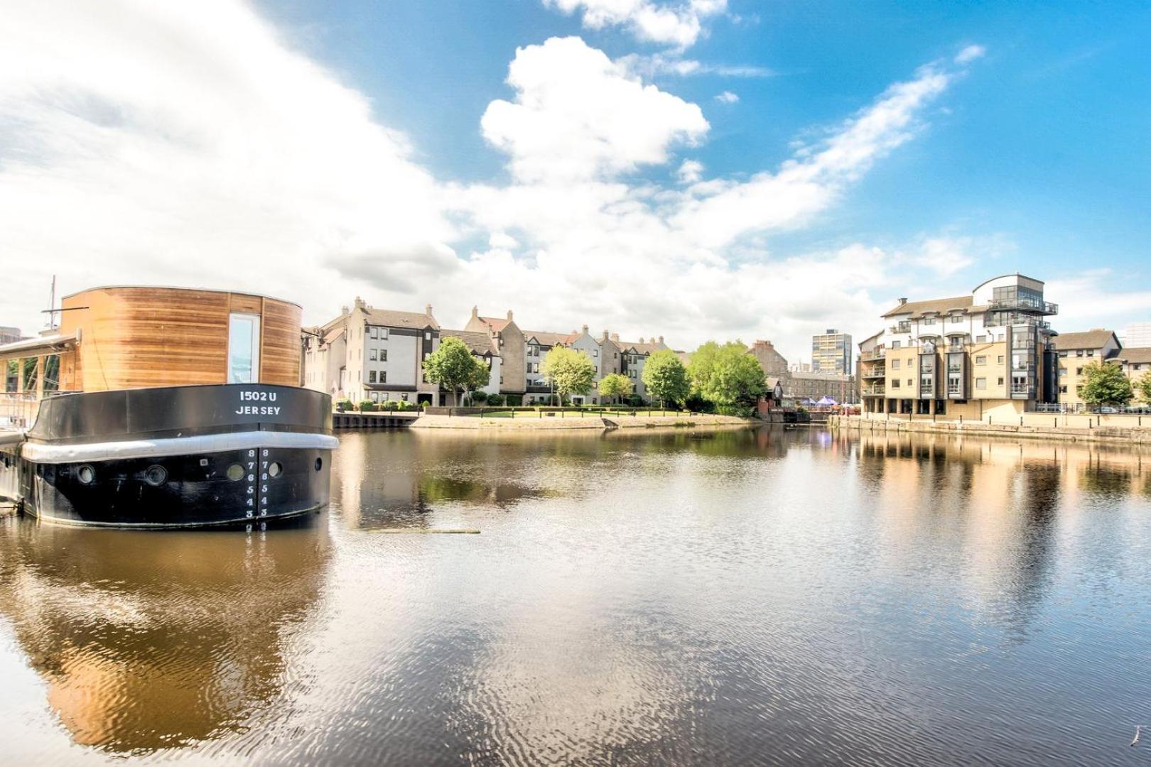 Guestready - Stylish Apt W/ Parking Near Edinburgh Exterior photo