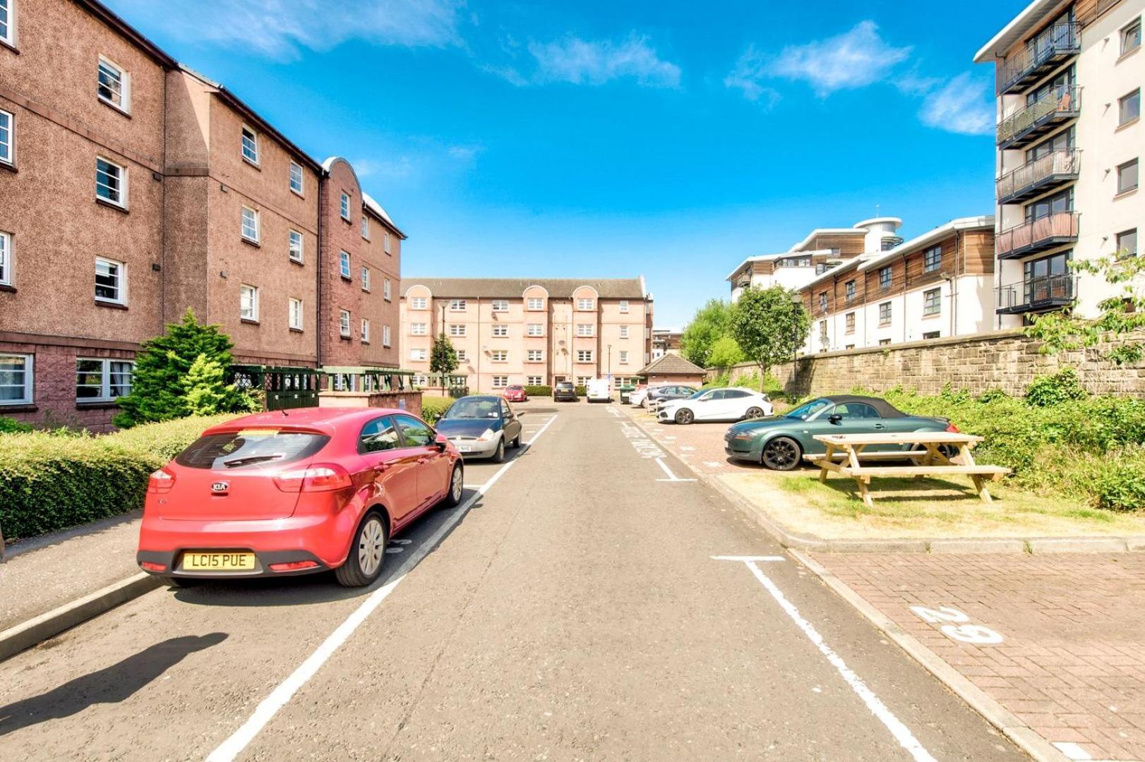 Guestready - Stylish Apt W/ Parking Near Edinburgh Exterior photo